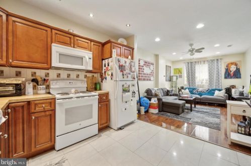 1614 2nd St, Philadelphia PA 19122-3324 exterior