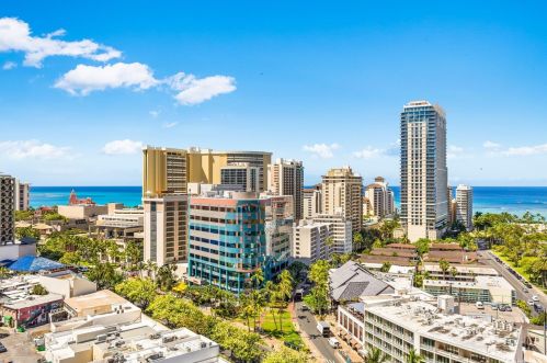 383 Kalaimoku St, Honolulu HI 96815 exterior