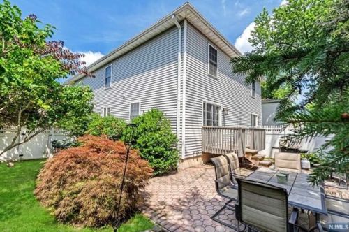 5 Sunset St, Dumont NJ 07628-1506 exterior