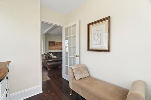 625 Naugatuck Ave, Milford CT 06461-4061 exterior