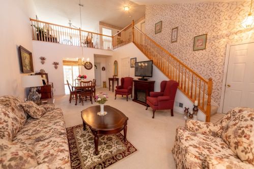 1015 Duncan Ln, Pittsburgh, PA 15236-1660