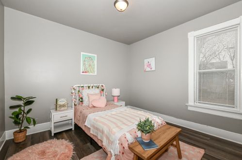 3722 7 St, Milwaukee WI 53212-1437 exterior