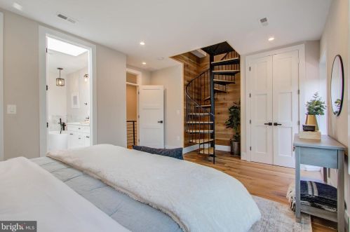 1520 Upshur St, Washington DC  20011-7008 exterior