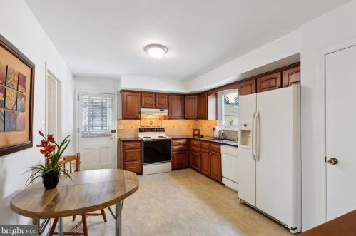 21 Columbus Ave, Pittsburgh PA 15233-1204 exterior