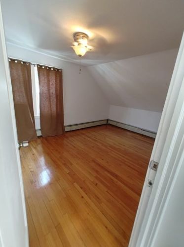 87 Lakevilla Ave, Springfield MA  01109-1405 exterior