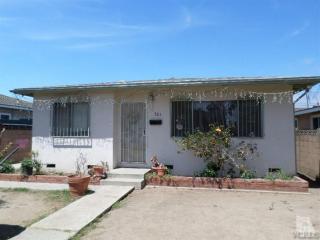 321 Roosevelt Ave, Oxnard CA  93030-3632 exterior