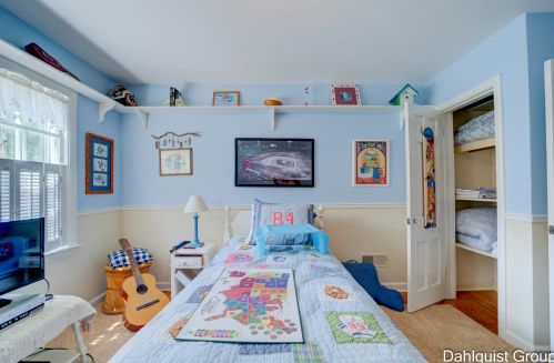 806 Moulton Ave, Meskegon MI 49445-2921 exterior