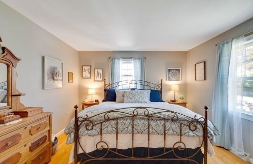 105 Hillside Rd, North Andover MA 01845-5316 exterior