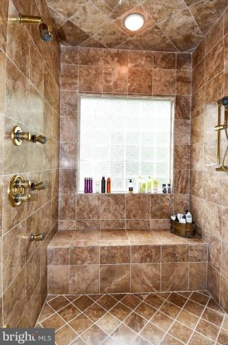 11300 Glen Rd, Rockville MD 20854-1849 exterior