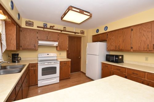 4631 68, Milwaukee WI 53220-3917 exterior