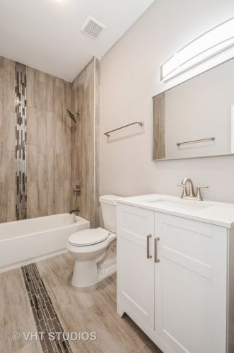 7215 Ridgeland Ave, Chicago IL 60649-2808 exterior