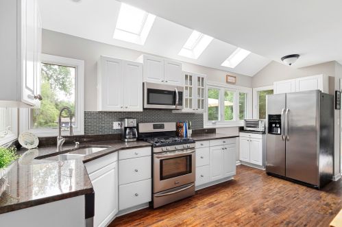 1323 Hamilton Ave, Elmhurst IL 60126-5407 exterior