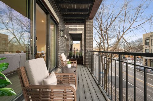 3010 Montrose Ave, Chicago IL 60618 exterior