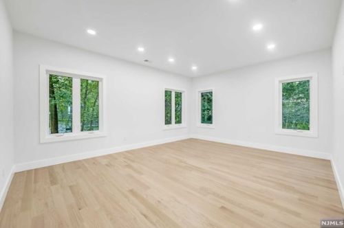 22 Lois Ave, Demarest NJ  07627-2220 exterior