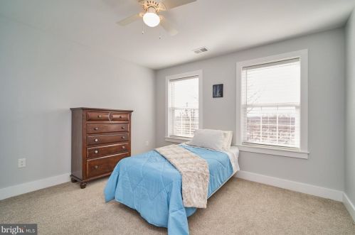 4058 Taney Ave, Alexandria VA 22304-2438 exterior