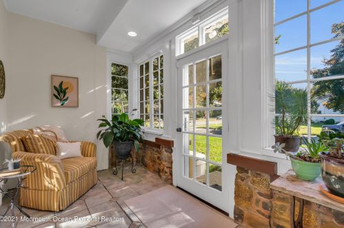 25 Memorial Pkwy, Atlantic Highlands NJ 07716-1655 exterior