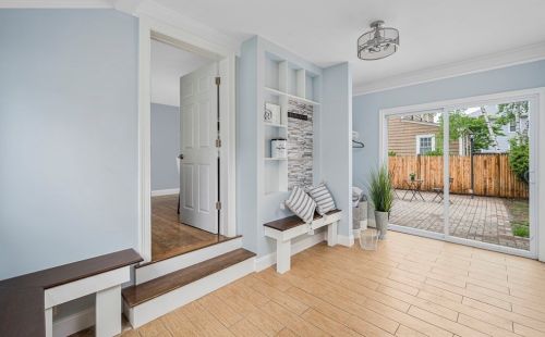 4 Mount Ave, Providence RI  02906-3410 exterior