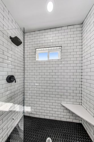 2830 Barry Ave, Chicago IL  60618-7016 exterior