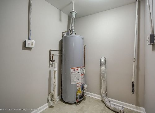 247 Frst Ave, Middletown NJ 07748-5720 exterior