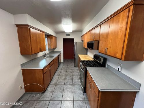 6131 15th St, Tucson, AZ 85711-4605