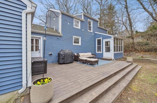 141 Cedarhurst Ln, Milford CT 06461-2721 exterior