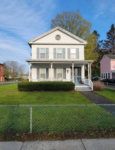 45 South St, Ware, MA 01082-1627