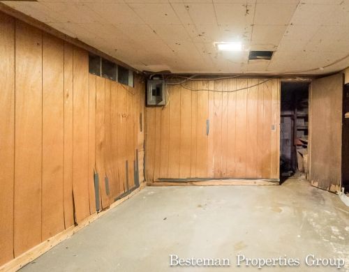 1121 Wilson Ct, Meskegon MI 49441-5150 exterior