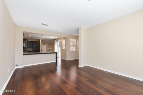 723 Forest Park Blvd, Oxnard CA 93036-5311 exterior