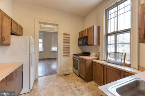 1837 19 St, Washington DC 20002-3009 exterior