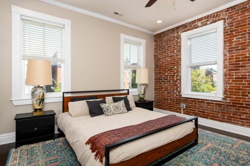 2112 Sidney St, Saint Louis MO 63104-2834 exterior