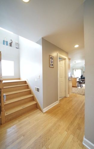 8234 Addison St, Chicago IL 60613-4344 exterior