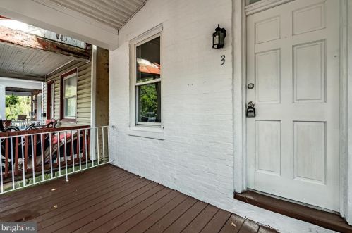3 Walnut St, Pottstown PA 19464-5418 exterior
