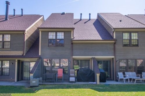 5 New Bedford Rd, West Milford Lakes NJ  07480-1264 exterior