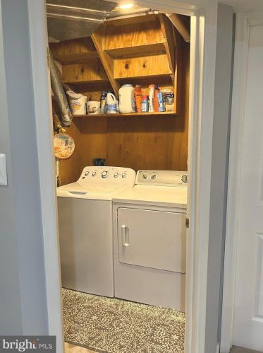 8124 Brightridge Ct, Ellicott MD 21043-6988 exterior