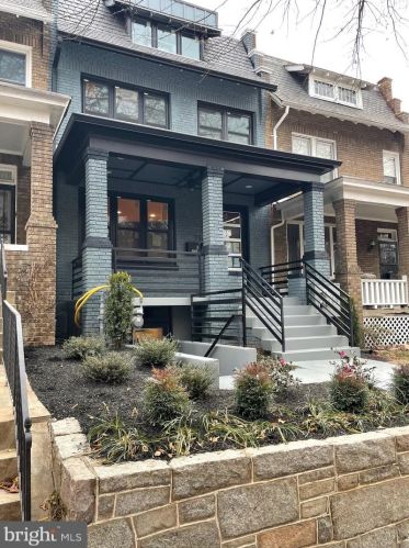 756 Princeton Pl, Washington, DC 20010-1607