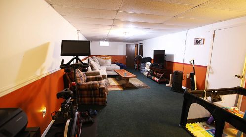 4223 Cedarcrest Ave, Kalamazoo MI 49024-8125 exterior