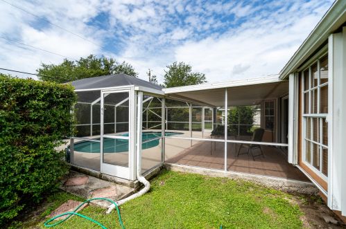 1326 Janette Ave, Fort Pierce FL 34953-1220 exterior