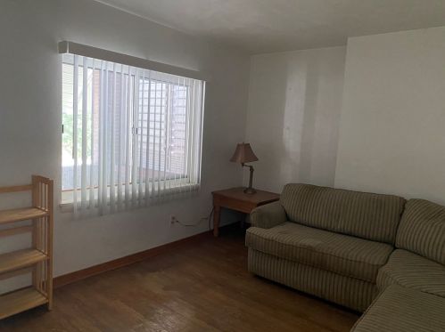 5704 Hampton St, Pittsburgh PA 15206-1618 exterior