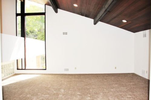 2331 Marbury Rd, Pittsburgh PA 15221-3670 exterior