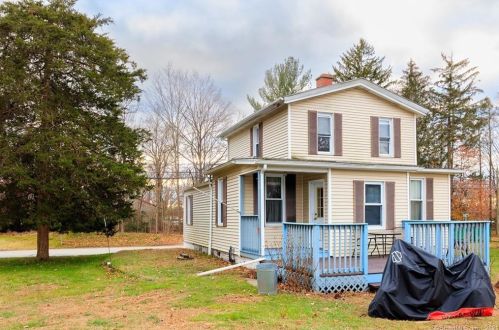 104 St, Killingly CT 06239-1927 exterior