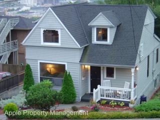 457 Garfield St, Seattle WA  98109-2909 exterior