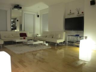 72 Norfolk St, Cambridge MA  02139-2615 exterior