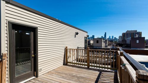 441 Blackhawk St, Chicago IL  60610-1158 exterior