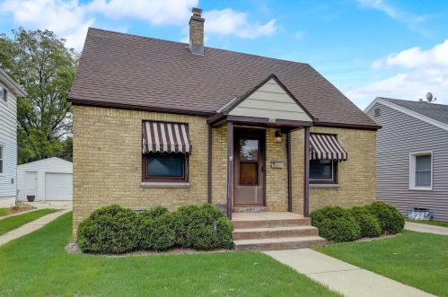 300 80, Milwaukee WI 53214-4548 exterior