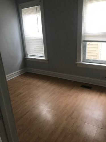 225 116th St, Chicago, IL 60628-5620