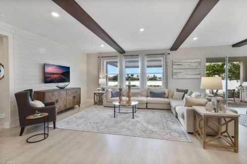 2128 Grv Dr, Naples FL 34120-1422 exterior