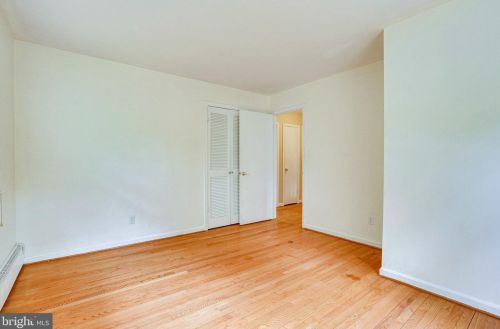 4301 Laurel Rd, Alexandria VA 22309-2520 exterior