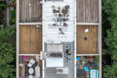 2246 Lakewood Ave, Chicago IL 60614-3629 exterior