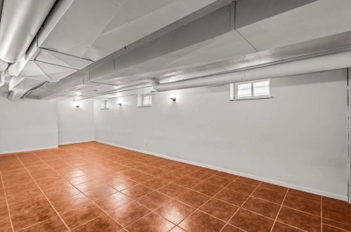 2756 55, Milwaukee WI 53210-1558 exterior