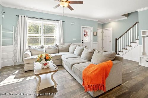 908 Calvin St, Lacey NJ 08731-1056 exterior